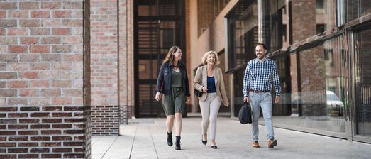 Moniek in 't Groen met collega's People in Place