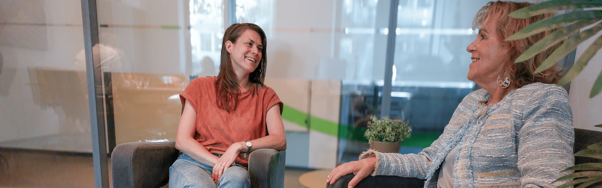 Renate Vijftigschild en Moniek in 't Groen - Coaches People in Place